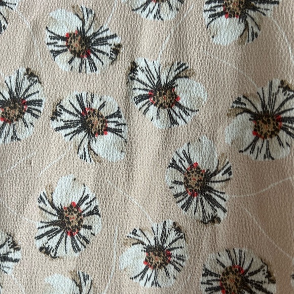 Banana Republic Long Bell Sleeve Blouse. Pink/Peach Flowy Floral Size Medium - Picture 3 of 11